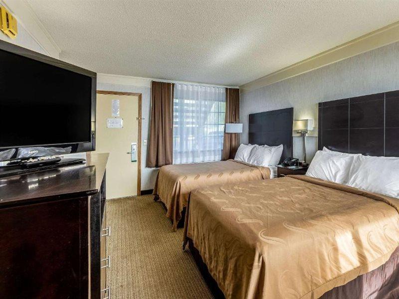 Quality Inn Lakefront Saint Ignace Kültér fotó