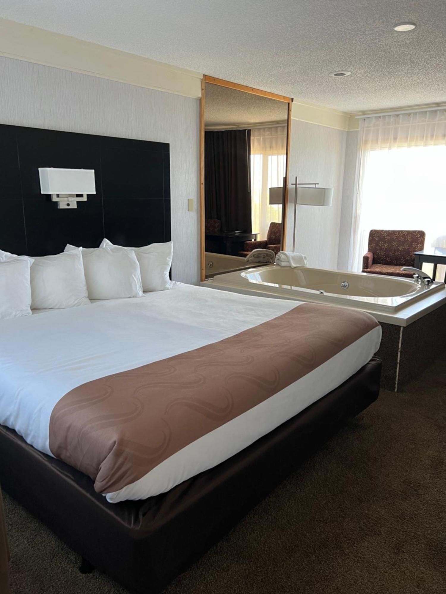 Quality Inn Lakefront Saint Ignace Kültér fotó