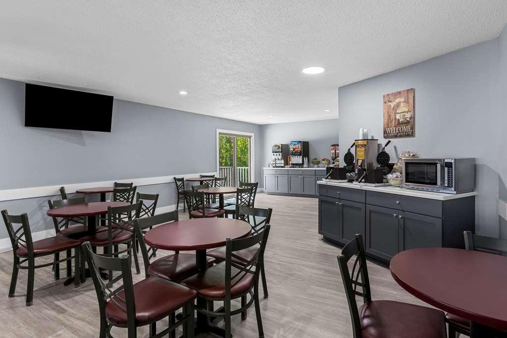 Quality Inn Lakefront Saint Ignace Étterem fotó