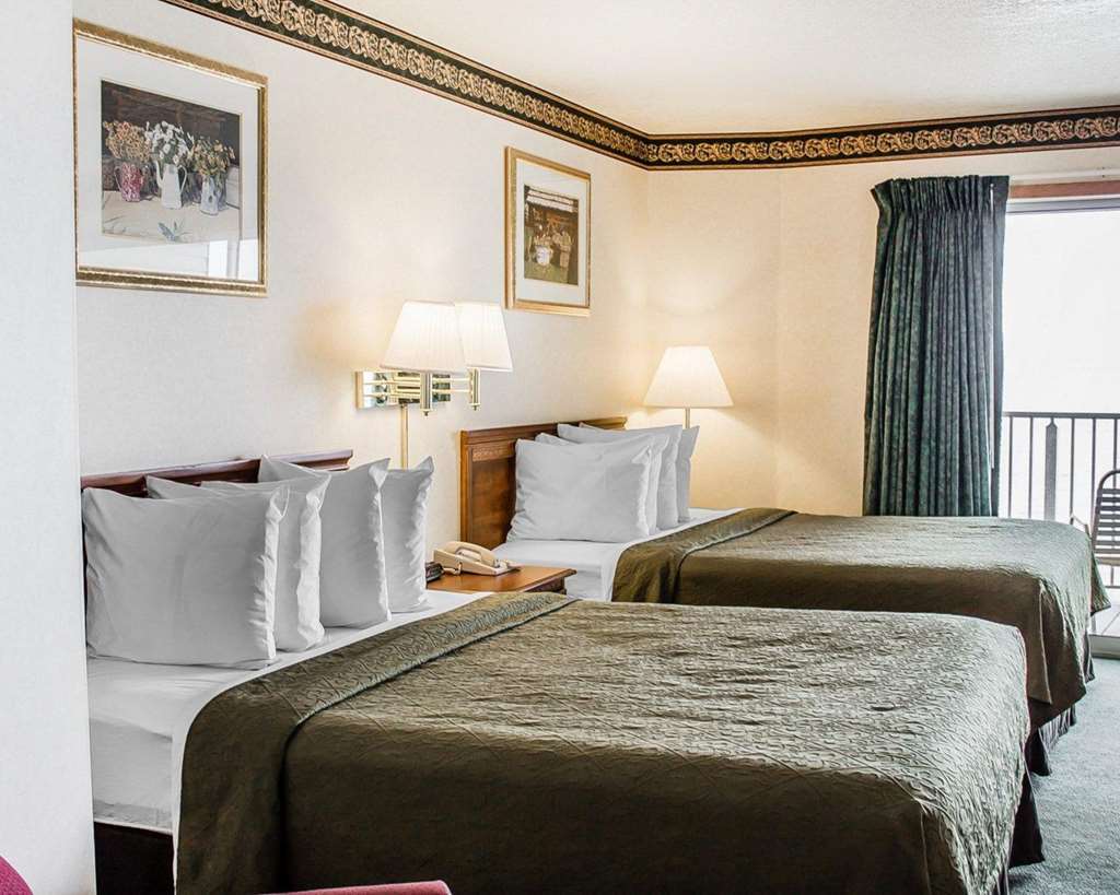 Quality Inn Lakefront Saint Ignace Szoba fotó
